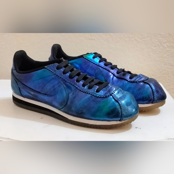 NIKE Classic Cortez SE "Iridescent Soar" Holographic 8 XLV Athletic Shoes - Picture 2 of 6